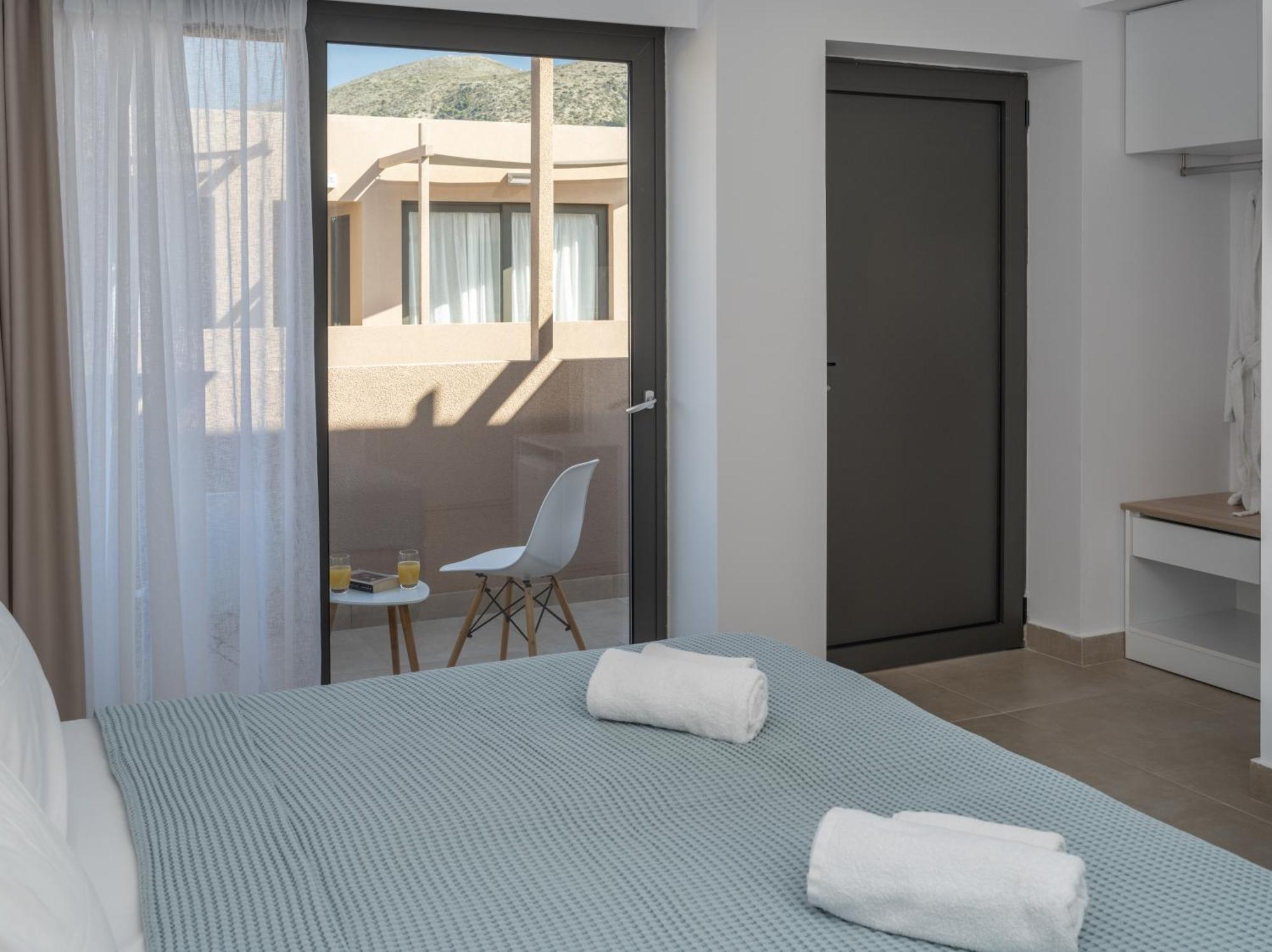 Golden Bee Lifestyle Hotell Stalida Eksteriør bilde